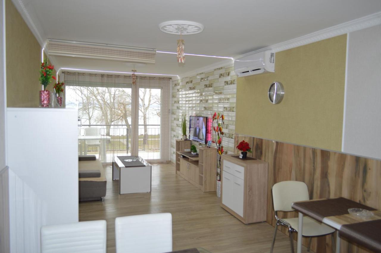 Апартаменти Siofok Ezuestpart Granada 2 Koezvetlen Vizparti Apartman Екстер'єр фото
