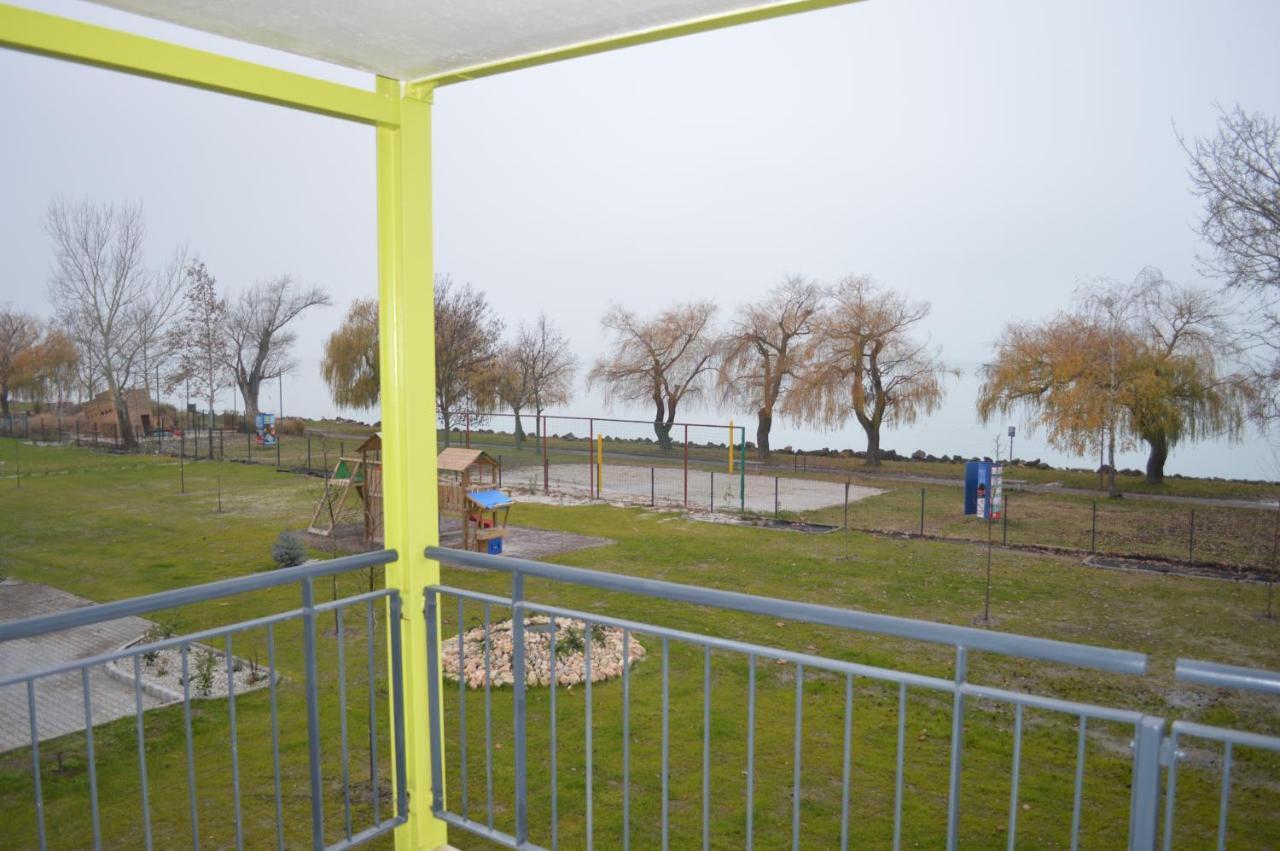 Апартаменти Siofok Ezuestpart Granada 2 Koezvetlen Vizparti Apartman Екстер'єр фото