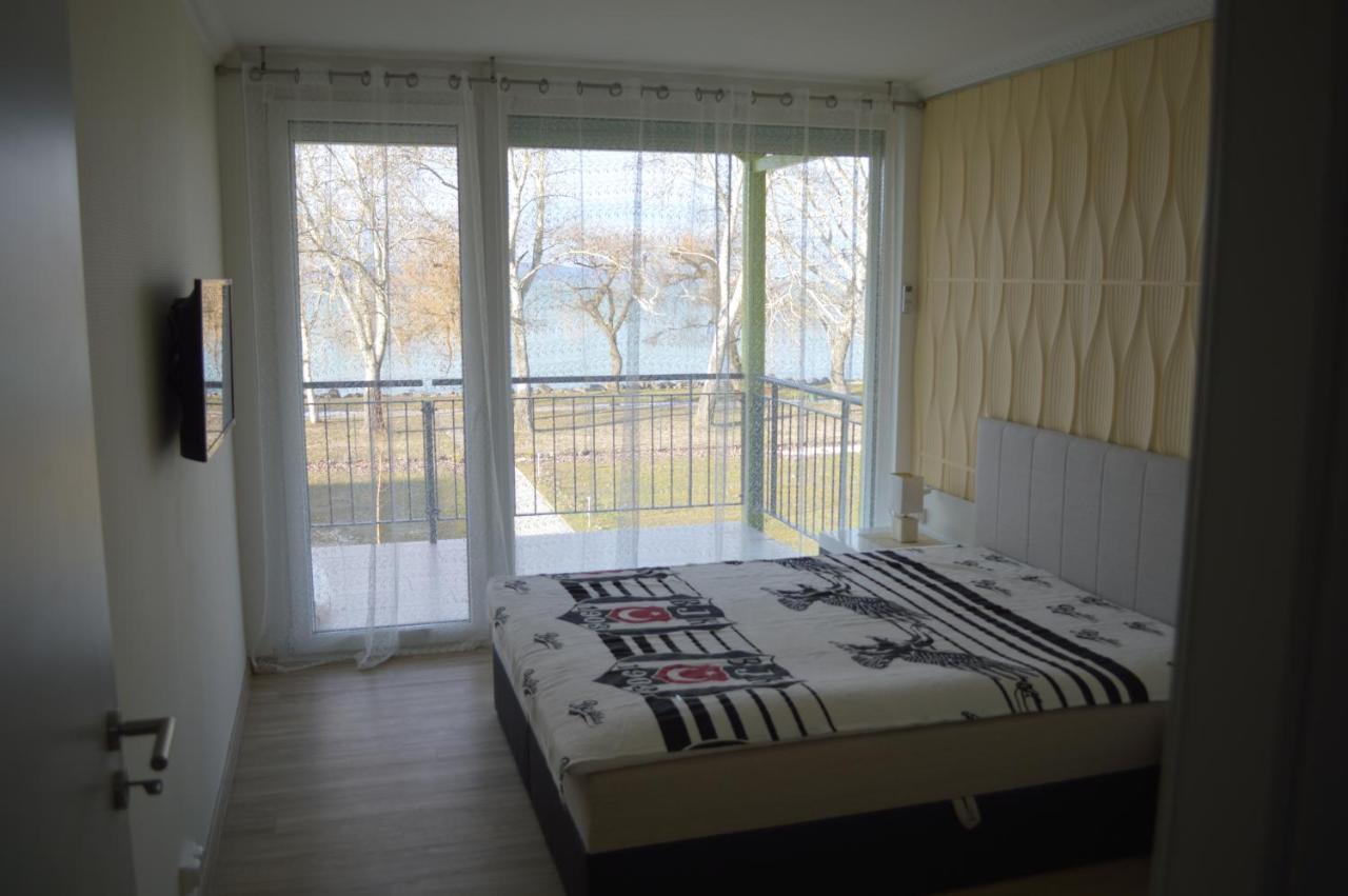 Апартаменти Siofok Ezuestpart Granada 2 Koezvetlen Vizparti Apartman Екстер'єр фото