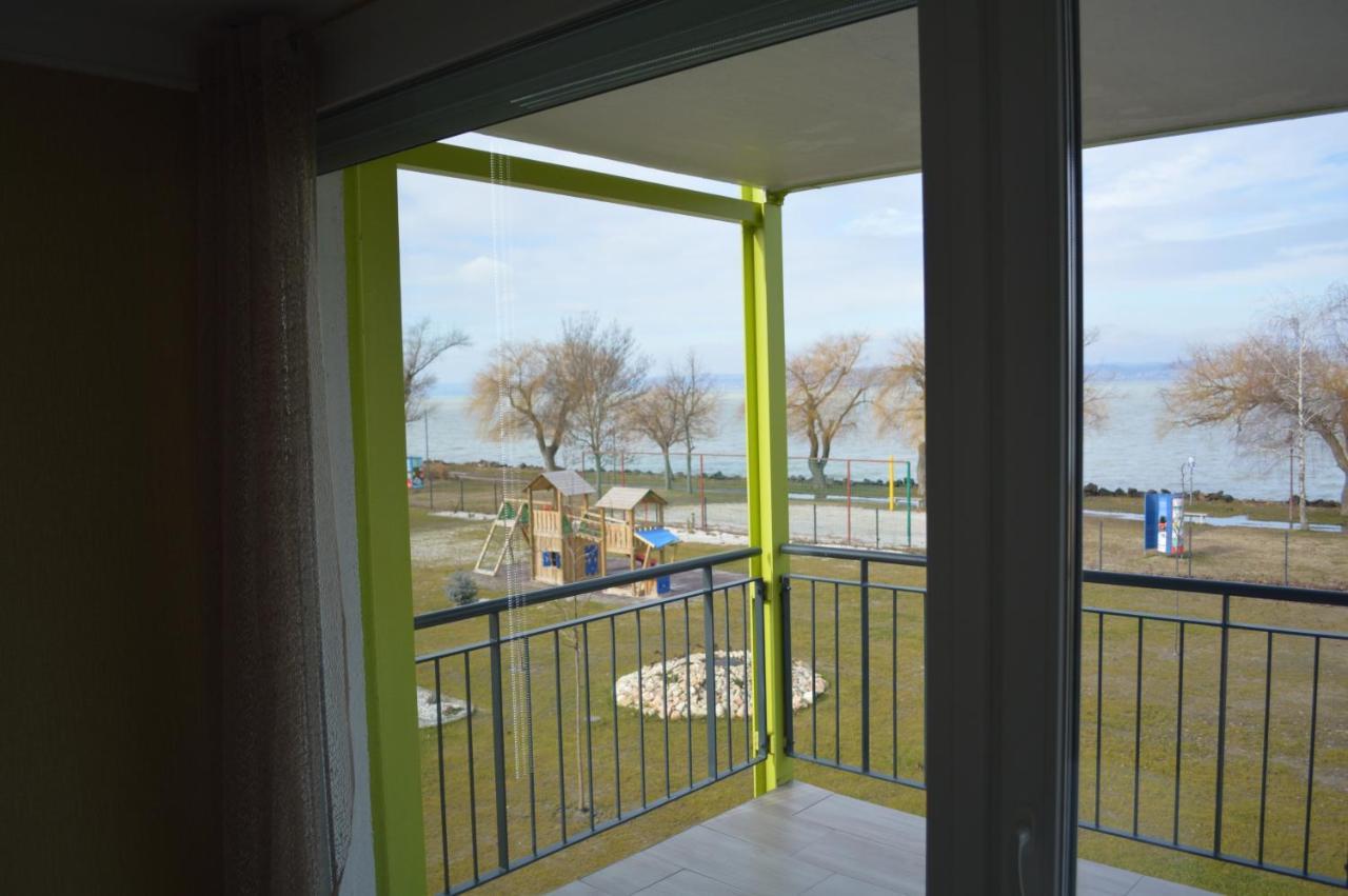 Апартаменти Siofok Ezuestpart Granada 2 Koezvetlen Vizparti Apartman Екстер'єр фото